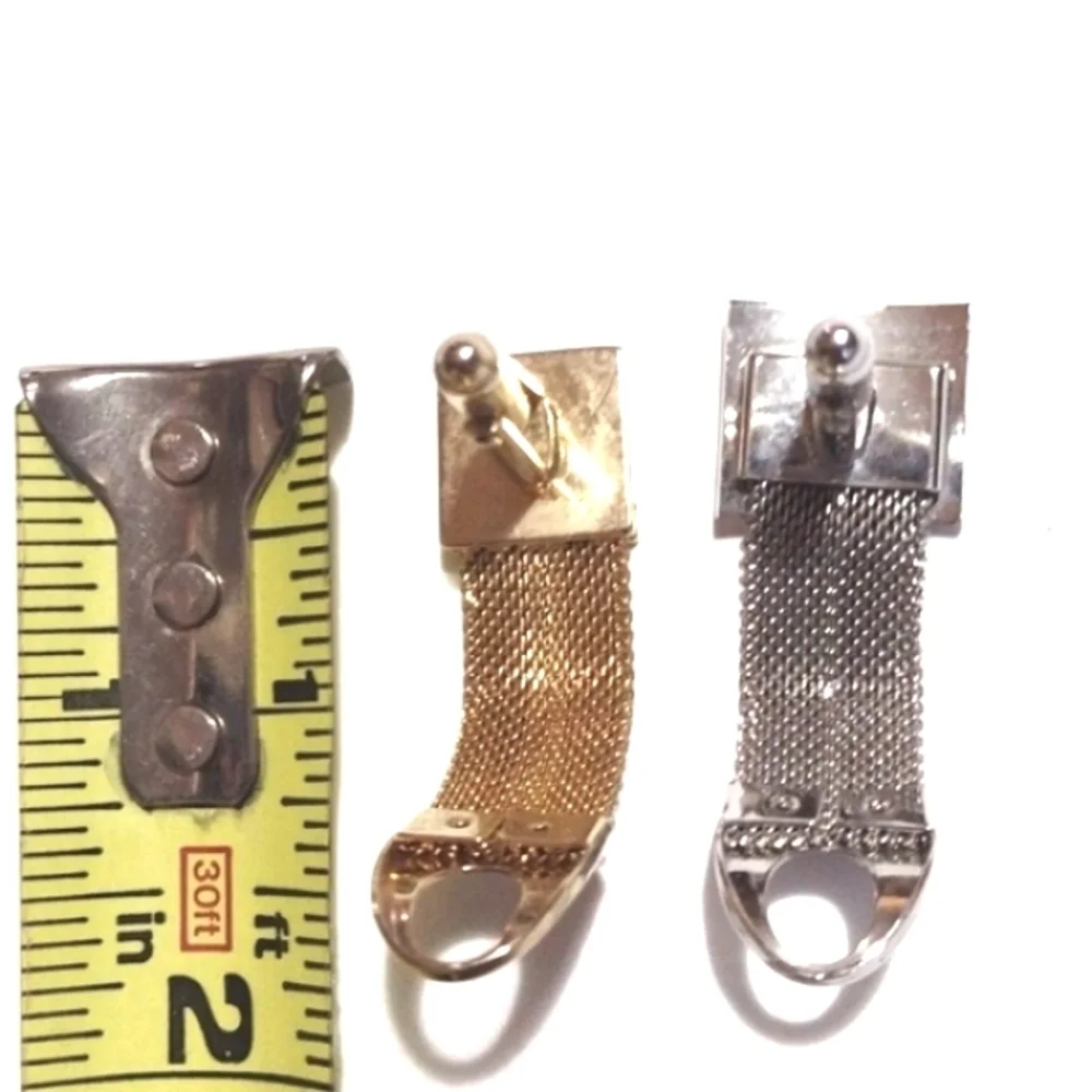 VINTAGE MENS OR WOMENS SET OF SILVER-TONE AND GOLD-TONE MESH CUFFLINKS
